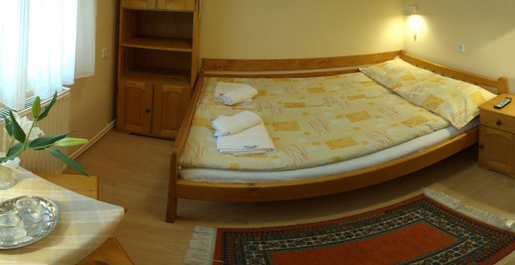 Csatári Pensiune Praid Habitación foto