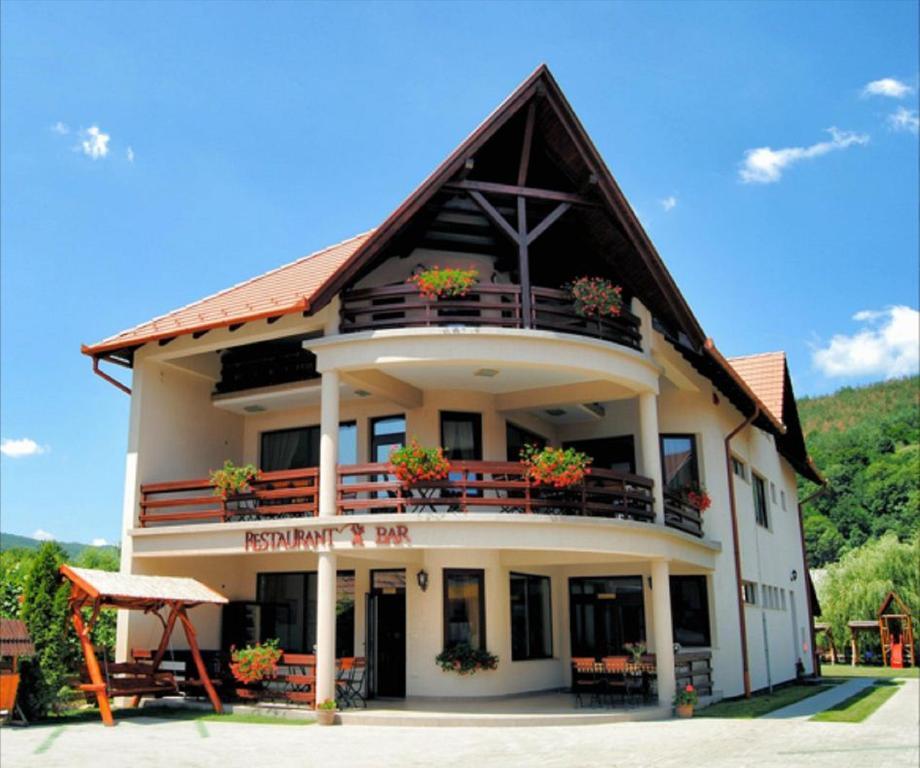 Csatári Pensiune Praid Exterior foto